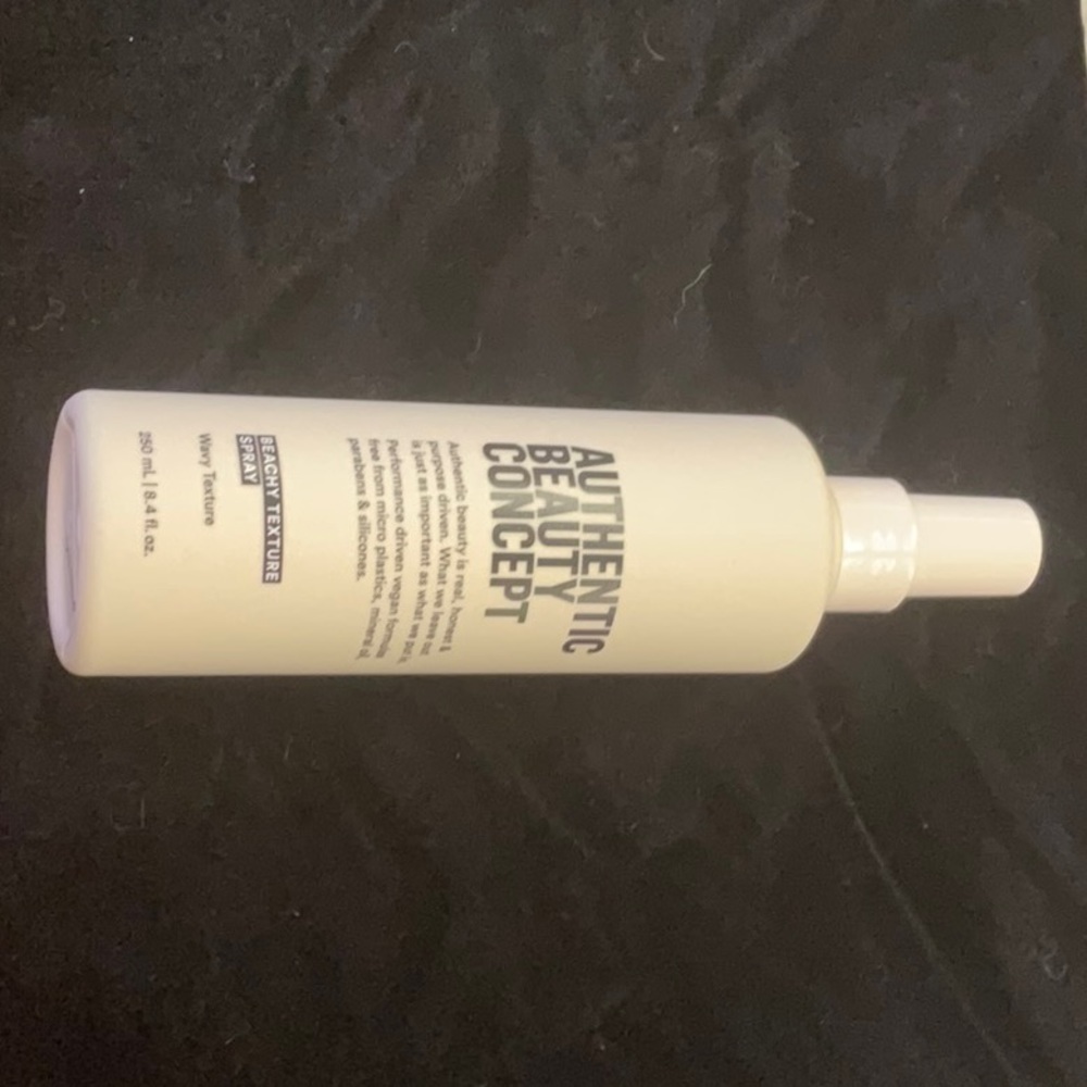 Beachy Texture Spray
Retails at $25.00 New in box